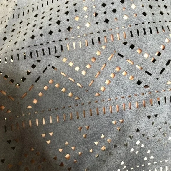 𝅺EYESHADOW - Midnight Blue Chevron Cut-Out Design Faux-Suede Top - Size 2X - Picture 3 of 5